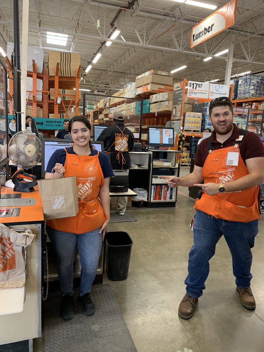 MelissaBliss15's tweet photo. What an awesome new cashier! Thank you Klaudia for excellent Front End behaviors and taking care of our customers! Welcome to The Home Depot, we are lucky to have you! https://t.co/ovVrxuAy3Q