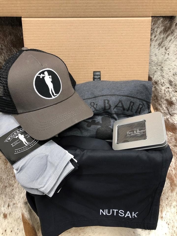 TwigandBarrysCA's tweet image. Less than a week away! Get all your Father's Day shopping the fastest, easiest, &amp;amp; most affordable way @ twigandbarrys.ca 
FREE Shipping for all orders across Canada, and we'll have it out the door ASAP! 

#happyfathersday #hardtobuyforgifts #essentialsforhim #shoplocal