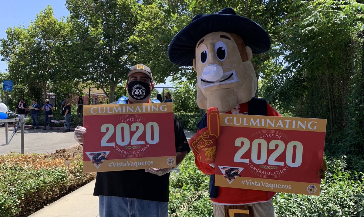 vistamiddle's tweet photo. Vista had an amazing 8th Grade Drive-Thru Farewell #Celebration today! ๐ค ๐๐ Congrats Grandiloquent #Scholars, Class of 2020! ๐ซ๐ฌ The Vista Family is so proud of you all! โOnce a #Vaquero, Always a Vaquero!โ #Classof2020 #VistaRocks ๐ฅ @LDNESchools @Kelly4LASchools @MsDamonte https://t.co/mSe5z096bm