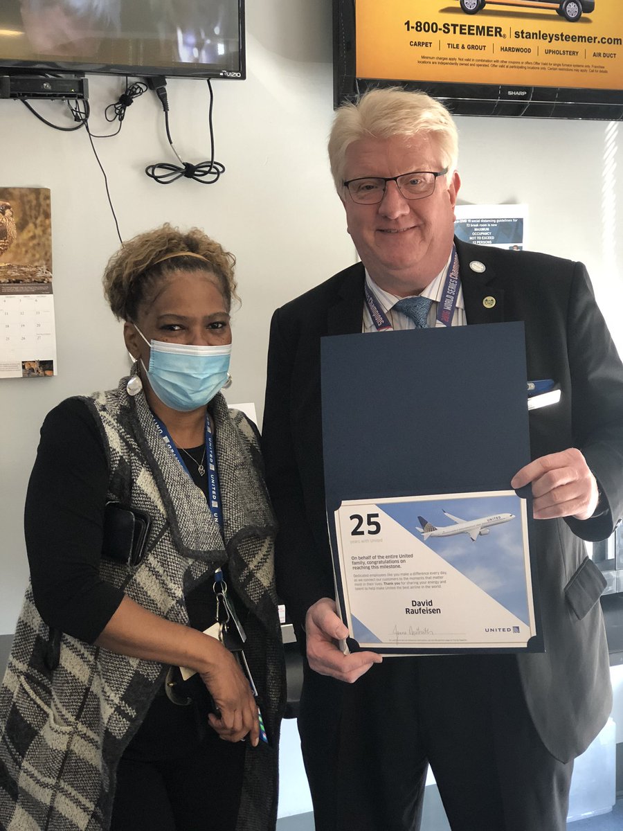 uraas's tweet photo. #ORDCS team member David recently celebrated 👏his 25 years milestone anniversary with United ✈️ and was recognized on his quadrantscentennial milestone by @custs1st1 .Congrats David 🎉 on your quadrantscentennial milestone.👍 @mcgrath_jonna @ORDflier @rickvual @weareunited https://t.co/m8HZ18rmd3