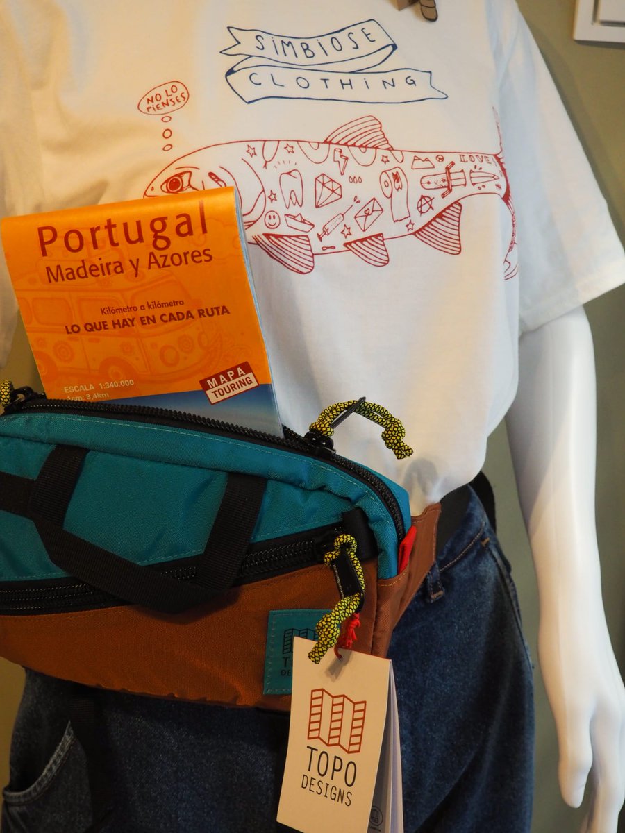 SimbioseClo's tweet photo. Tenemos un nuevo punto de venta en Jaca. En TAIGA OUTDOOR Jaca podrás encontrar muchos de nuestros productos.
Una tienda/librería que te hará enamorarte un poco más incluso del viaje y de la montaña.
.
SUPPORT YOUR LOCAL SHOP !
#RaisedByRoads  #TravelVibes #NomadLife #Simbiose https://t.co/WBLQhj428e