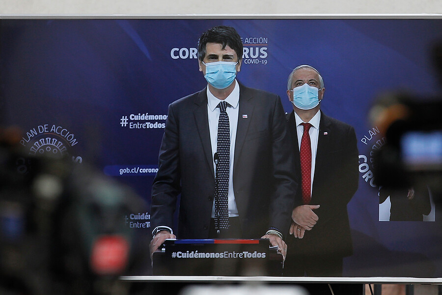 Más de un centenar de académicos piden la renuncia del ministro Couve por "complicidad" con Mañalich 👉 bit.ly/37tHw3o
