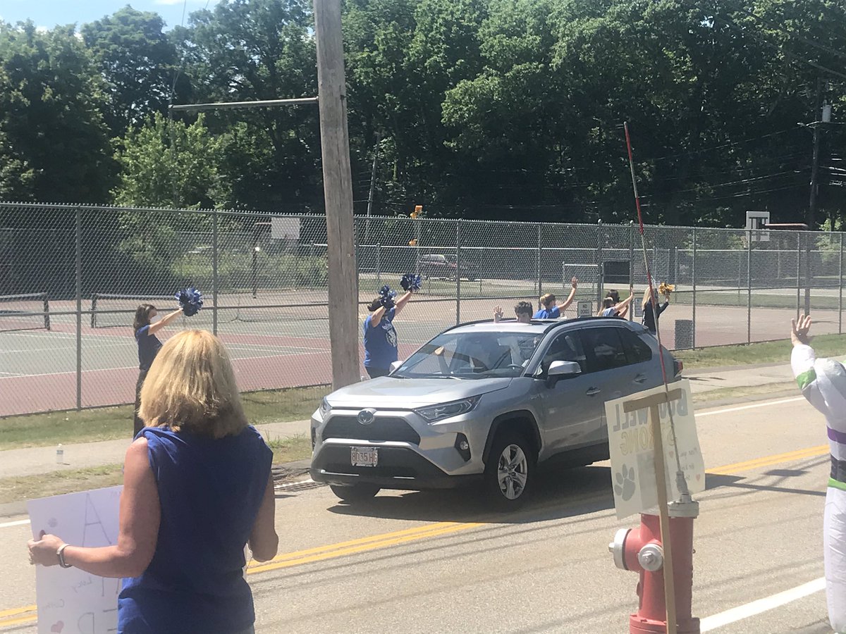 SuperWPS's tweet photo. So great to see so many WPS staff βgreetingβ our students and families today at the reverse parade. Thanks to the Wilmington community for coming out today and showing your support. Happy summer Wilmington! https://t.co/HzWbzqIib8