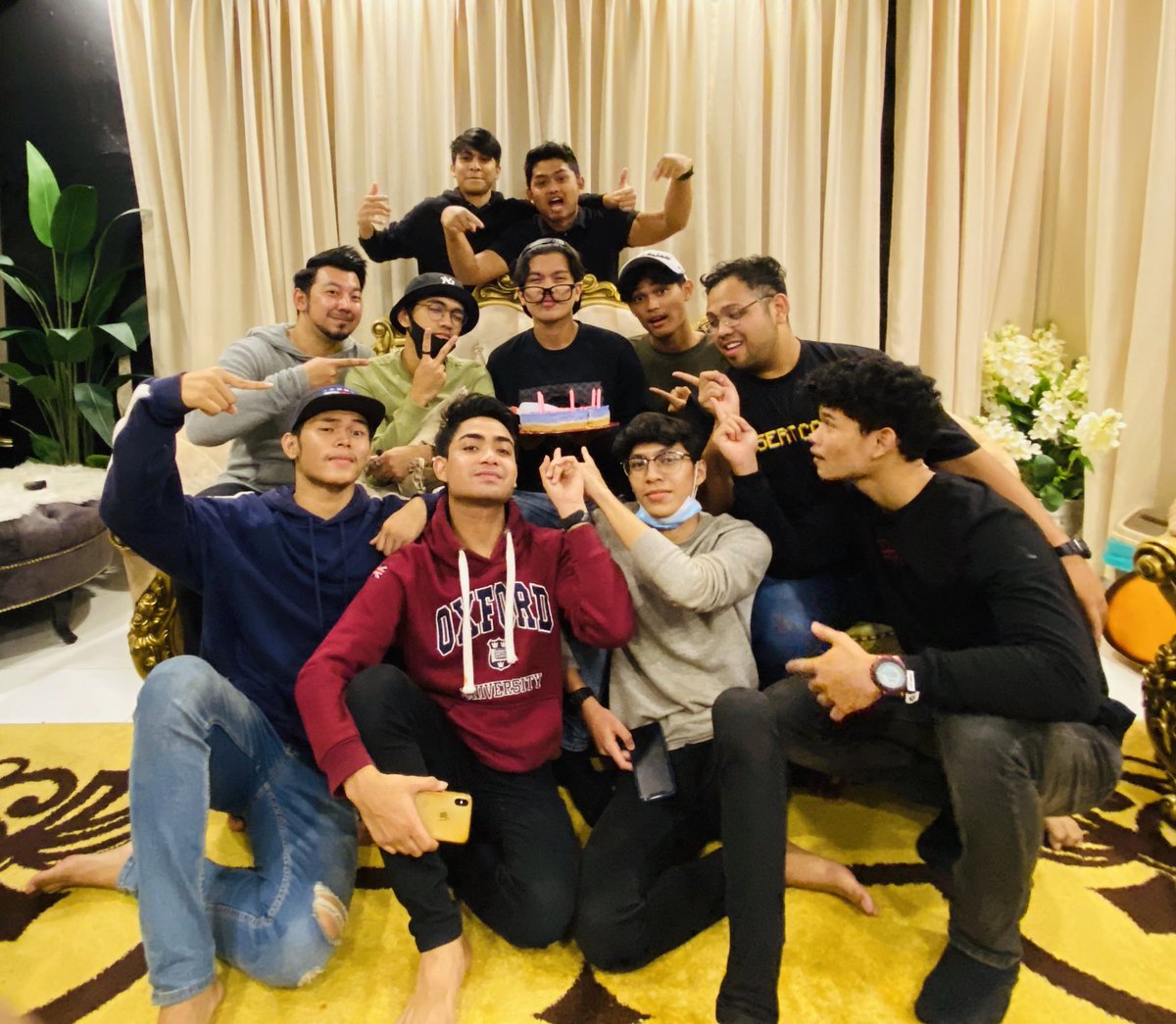 Sapiksam tweet media