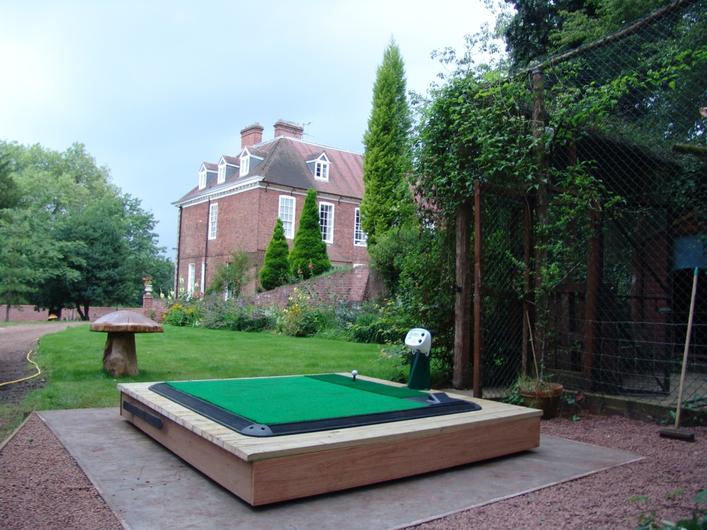 powerteegolf's tweet image. Want to be known from this day forward as &apos;Dad&apos;s favorite&apos;? 4 words - Home. Use. Power. Tee!
Contact us now and your dad could be improving his swing  next week and winning his club competition this summer!
#RaiseYourGame #LowerYourScore
youtu.be/mc0pWmW7J-U