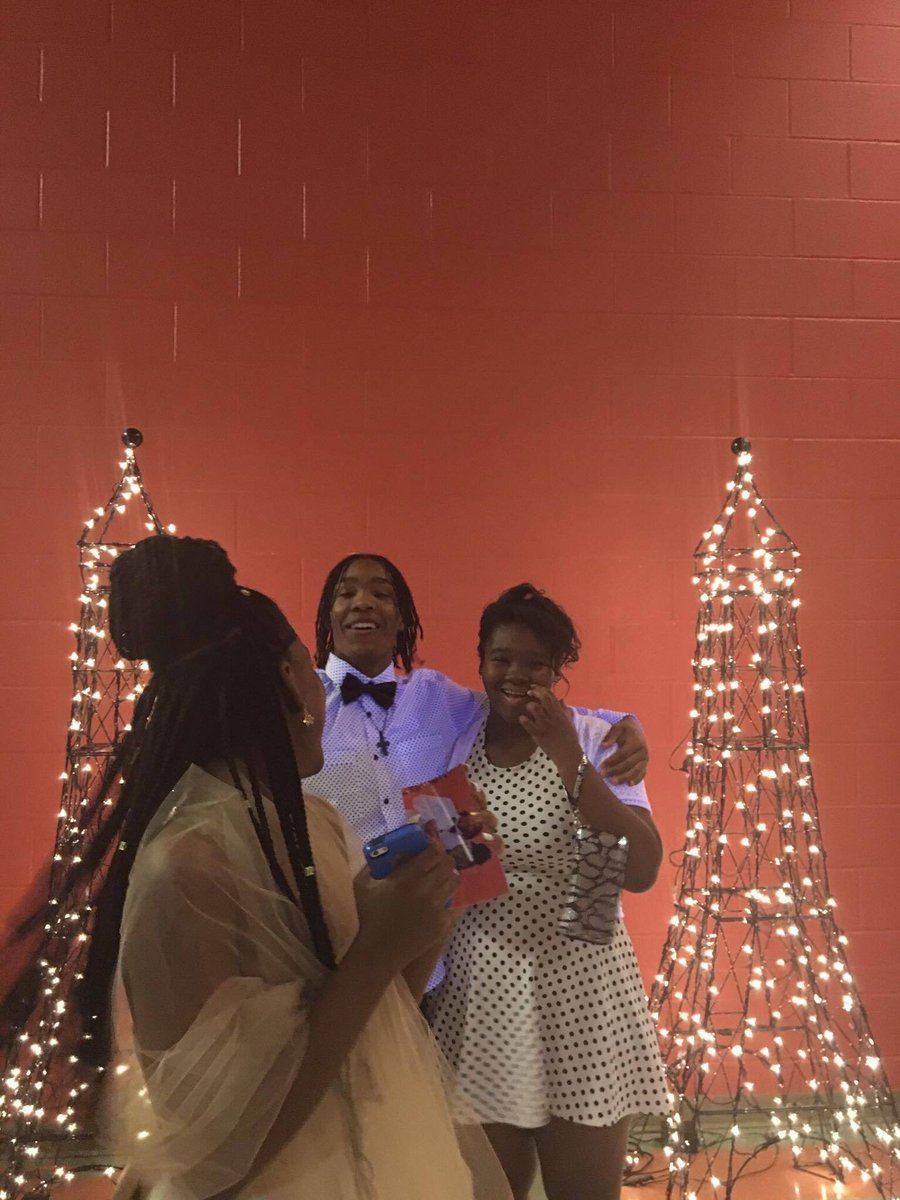 Keyes_34's tweet photo. Long live my friend, my dawg, everything 💔💔she got killed in my city yesterday for being black some white guy killed her at the light. It hurted me so much I couldn’t hold it in. Because she was just the sweetest person WE WILL GET JUSTICE FOR U❤️✊🏽💔 LONG LIVE MY BABY!!!!!! https://t.co/AnMiuO4HbE