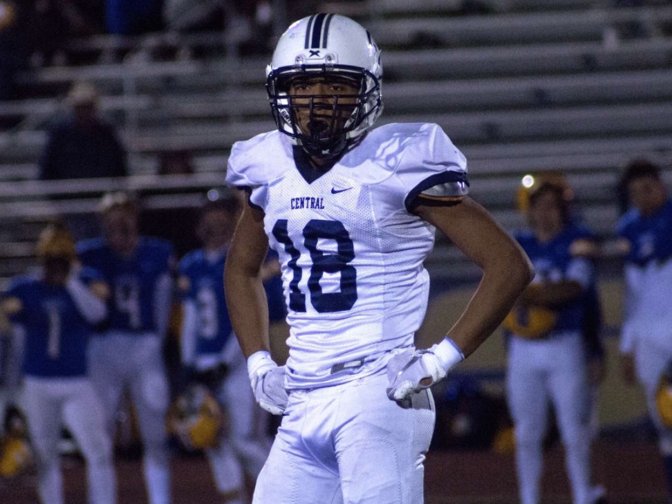 6starfootballMO's tweet photo. STOCK RISERS: STL underrated prospects to watch this summer (2021) — Six Star Football takes a look at several prospects drawing interest, including Jauhad Thompson (Fox) among several others:

https://t.co/jAhGRolWFz https://t.co/cjoWWXGoS9