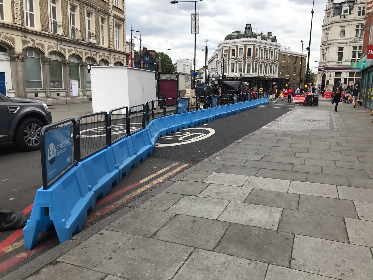 WebbyJamesHere's tweet photo. Maintain social distance, Stay 2m apart & Thank you NHS - all in the one place. Also the changing face of Camden Town streets. Signs of #viralshadows in #Camden.
#SocialDistancinguk @Viral_Archive https://t.co/8tyXrBXMwO