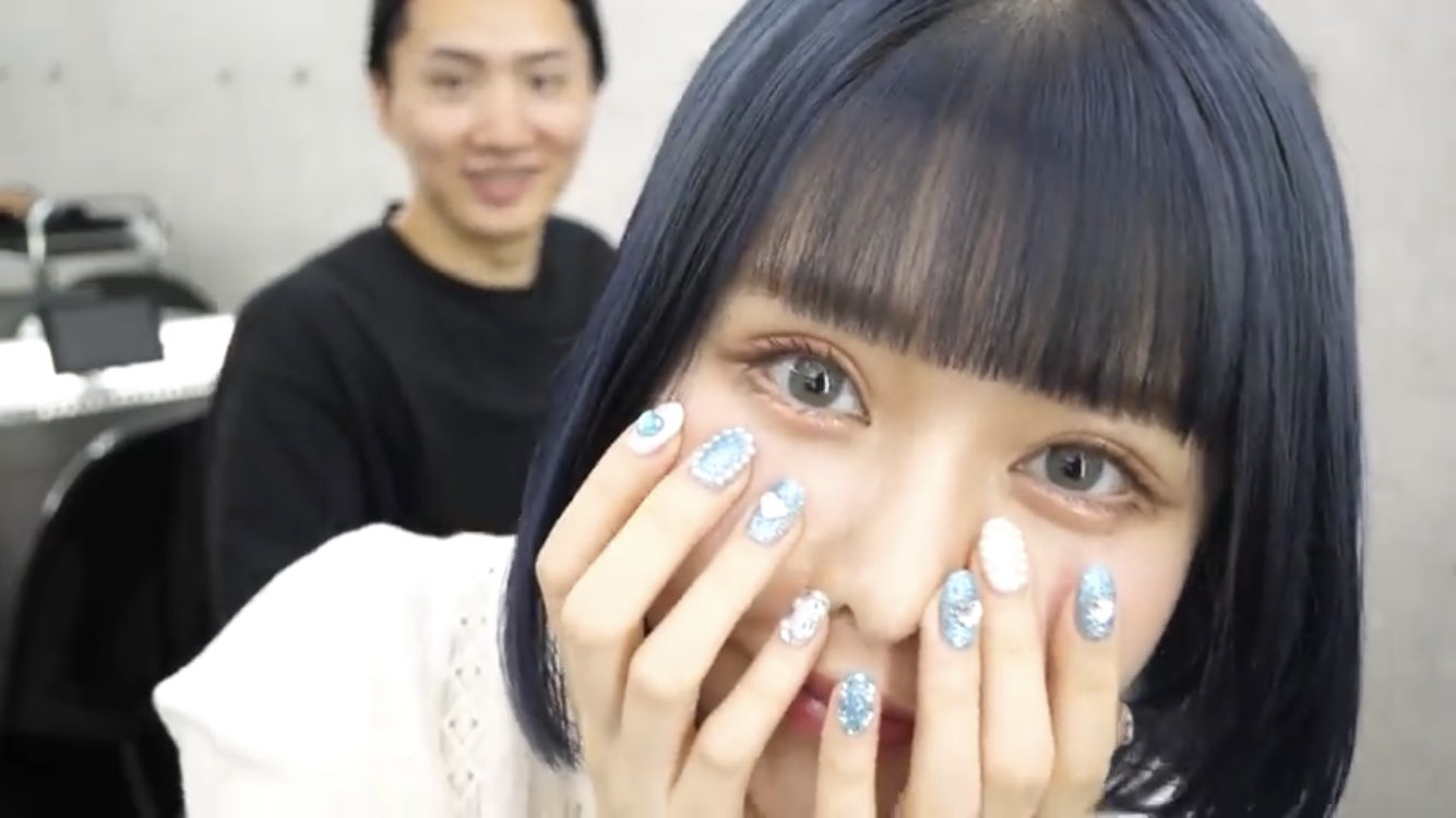 ｙｕｋａ かなのちゃんの青髪が美しい ネイルとあってて透明感がすごい お人形さんみたい T Co xfpoijtu Twitter