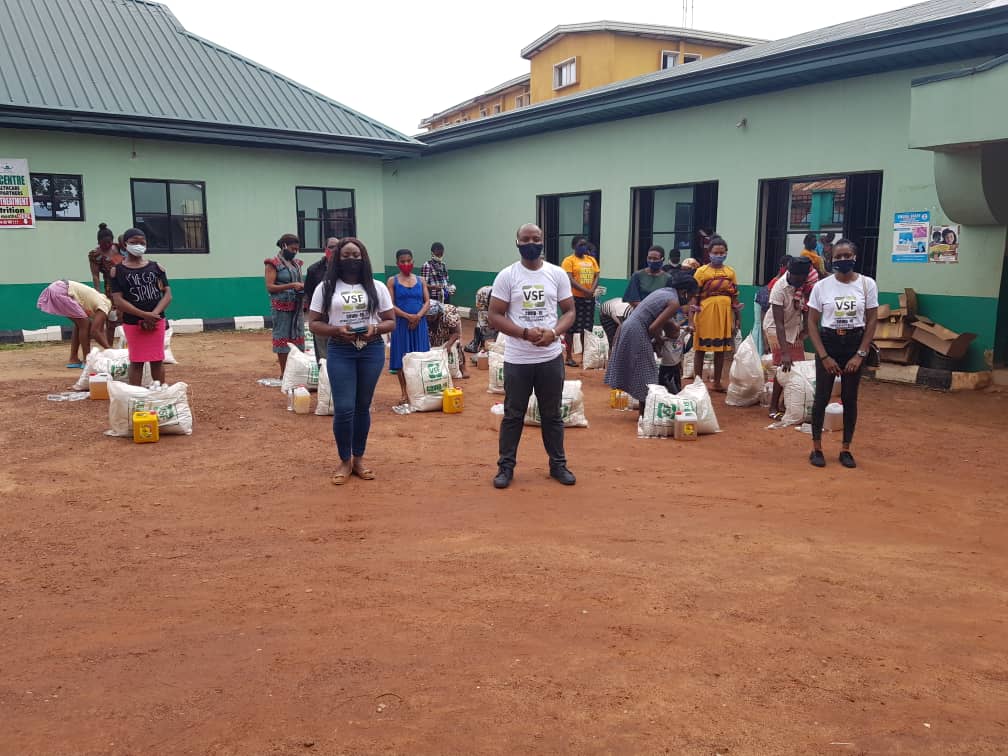 southsaharan's tweet photo. Distribution of @VSFNigeria palliatives at Abakpa, Enugu East in Enugu State carried out by @southsaharan on Friday 12th June 2020.
#VSFCovid19Intervention
#SSDOProgram
#COVID19Nigeria
#COVID__19
#MondayMotivation https://t.co/xxeY3AElB4