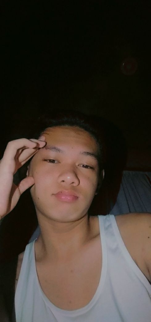 Posadaskynth201's tweet photo. Don't know what to do and I can't sleep😒🤔 https://t.co/cHKqWsHZ7M