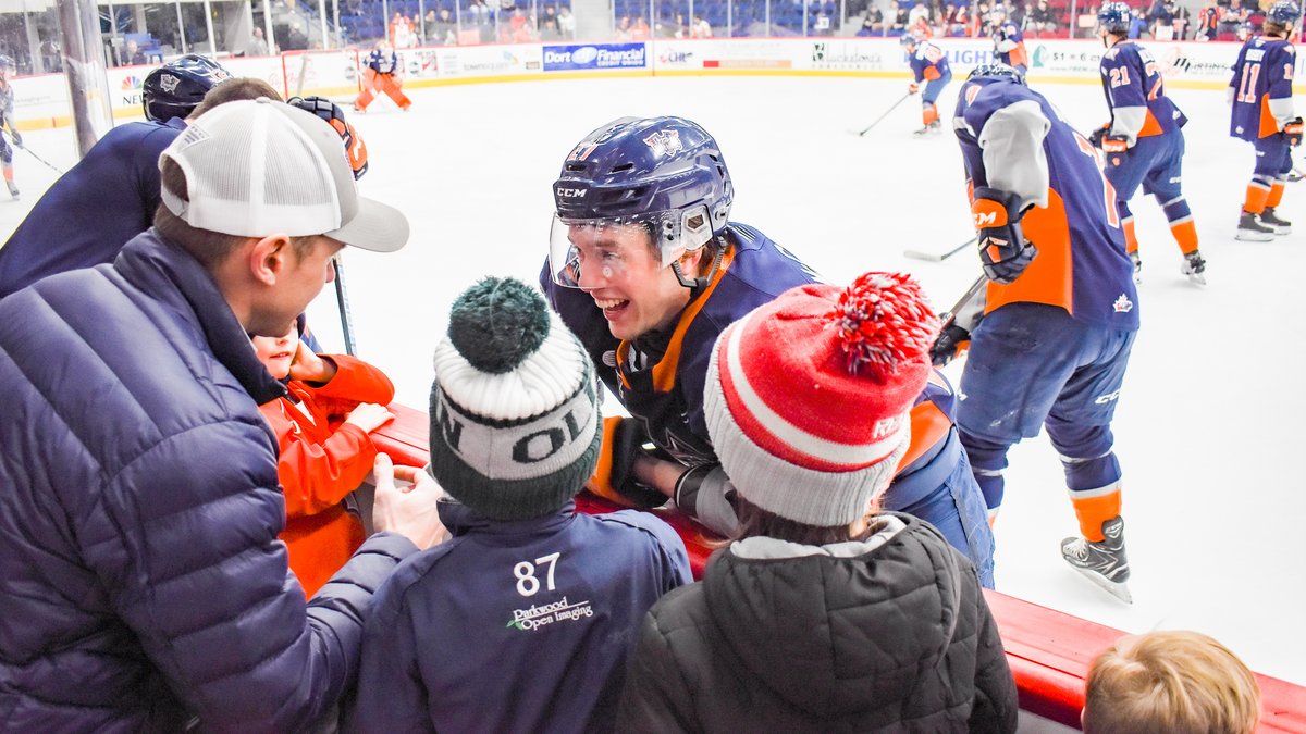 FlintFirebirds's tweet photo. This is what we're all about 🧡💙 

#ThisIsFlint https://t.co/xQQWLUF7DY