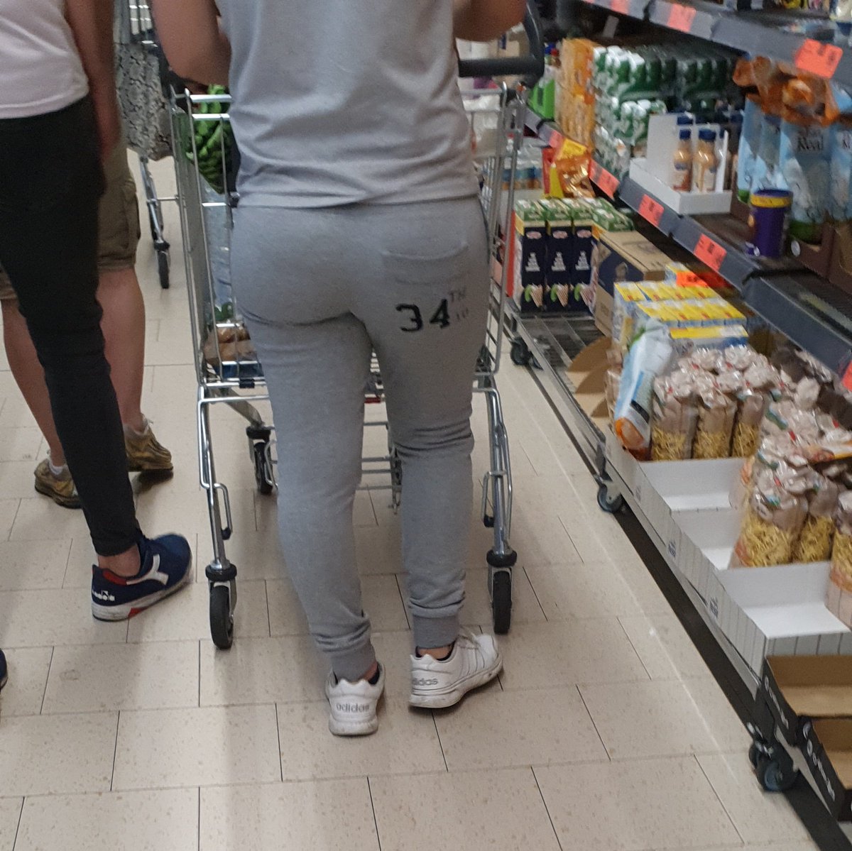 SnapThatButt1's tweet photo. Peach Shopping 🍑 📷
@MaleButt 
@omgdave1982 @bumbum522 @bultosxalapa1 @thickboi19 @calzoneslover @boundass
@megustalaverg @AmanteDeNalgone @BootiecandyMex @calzoneslover @cuteasshunter @allabouthecakes https://t.co/jfwSTxNO2K