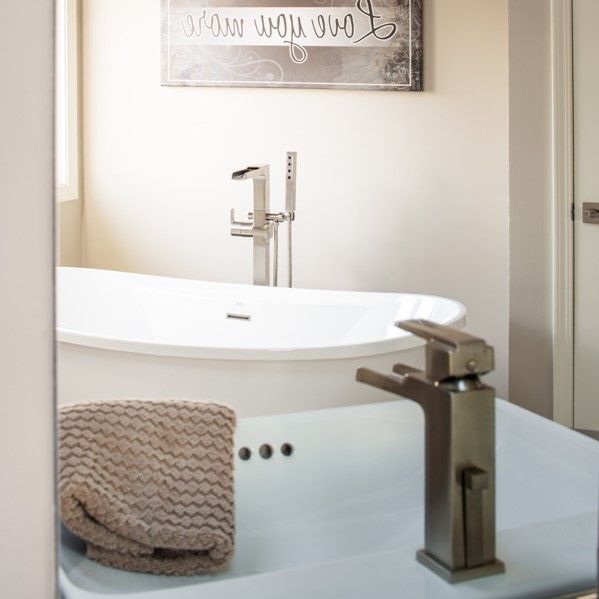 We replaced the corner jetted tub with a gorgeous freestanding tub!   #hcremodel #thomasgradyphotography #masterbath #omahanebraska #freestandingtub