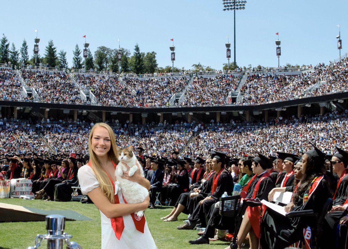 jennagray22's tweet photo. Graduation was a dream yesterday 🤩 #tassel #worth #the #hassle #Stanford2020 #GoStanfordGrad https://t.co/8gmjmYCrfy