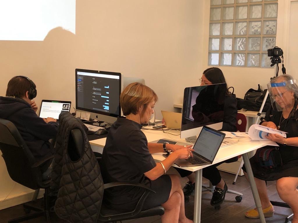 Dooloo_fr's tweet photo. C’est parti pour 4 jours intensifs !! #innovationlab #eHealth #ArtificialIntelligence #dooloo https://t.co/xlcR2cOX9U