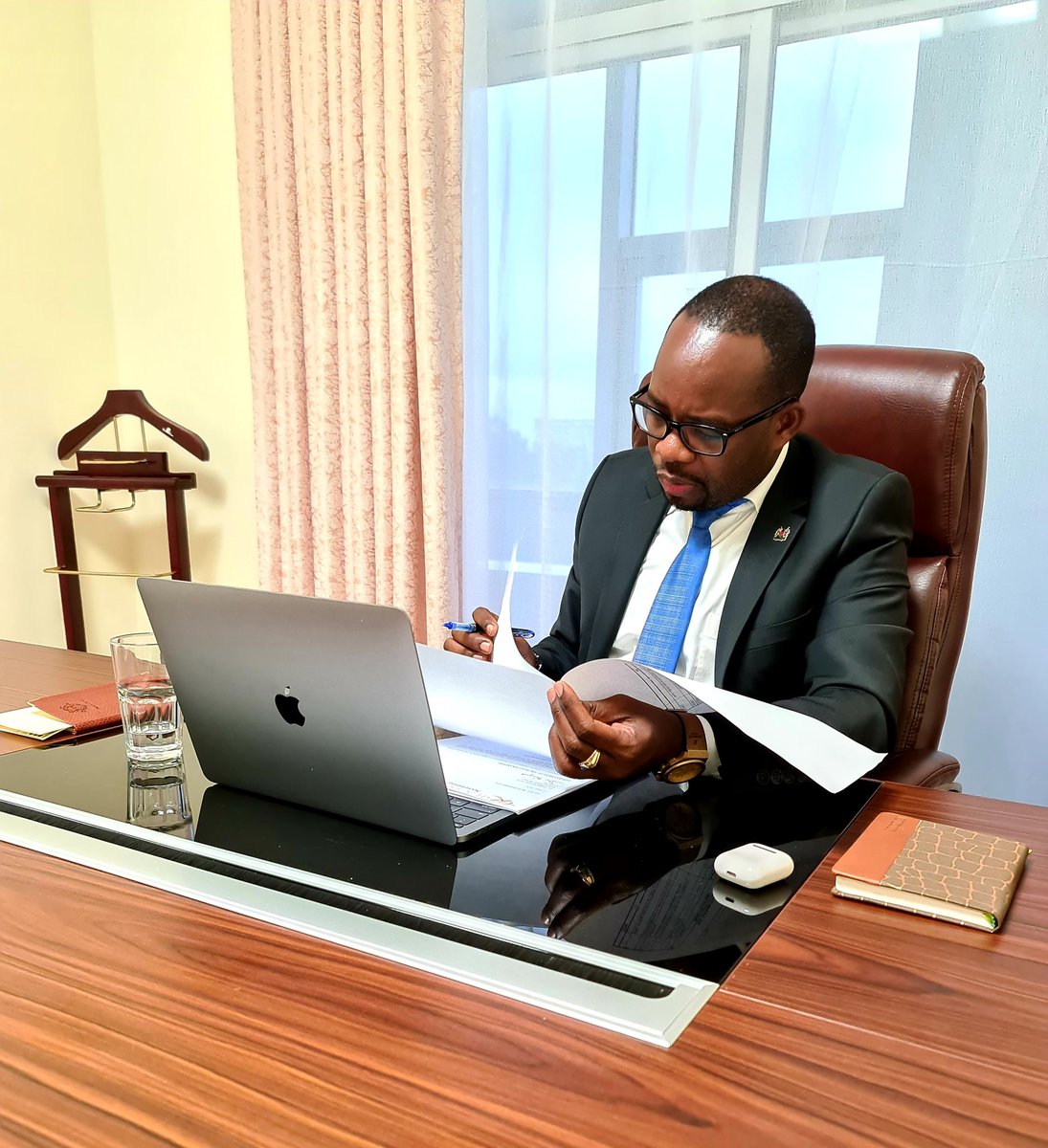 STRIVE MASIYIWA taught me in 2011 that a BIG business starts small;you don't bld a business- u bld people, then people build the business. He added, "Silas, bringing great, highly skilled, competent folks onto ua team is abt demonstrating that size really doesn't matter- ppl do".