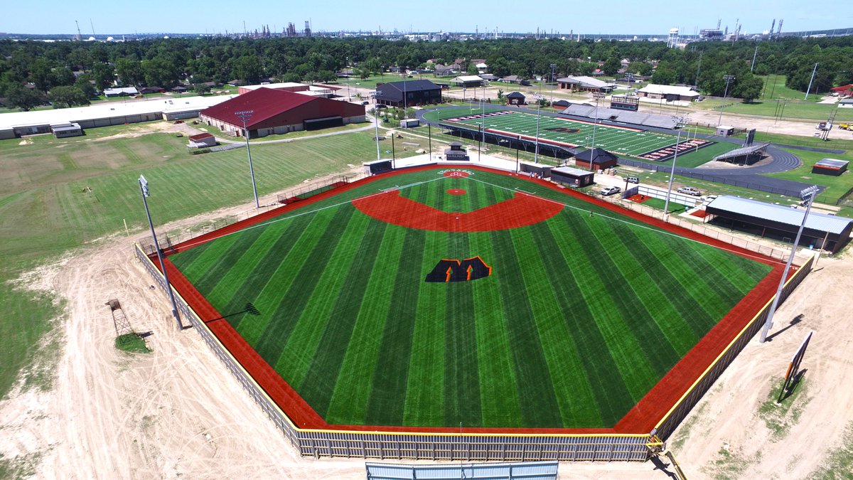 GeoSurfaces's tweet image. // Two are better than one // 
•
•
#geosurfaces #geosportlighting #sports #surfaces #lighting #ledlights #baseball #football #westlake #highschool #classof2020 #rams #Louisiana