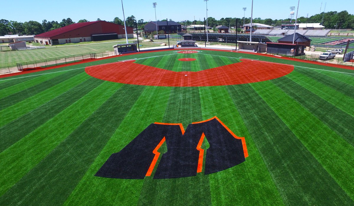 GeoSurfaces's tweet image. // Two are better than one // 
•
•
#geosurfaces #geosportlighting #sports #surfaces #lighting #ledlights #baseball #football #westlake #highschool #classof2020 #rams #Louisiana