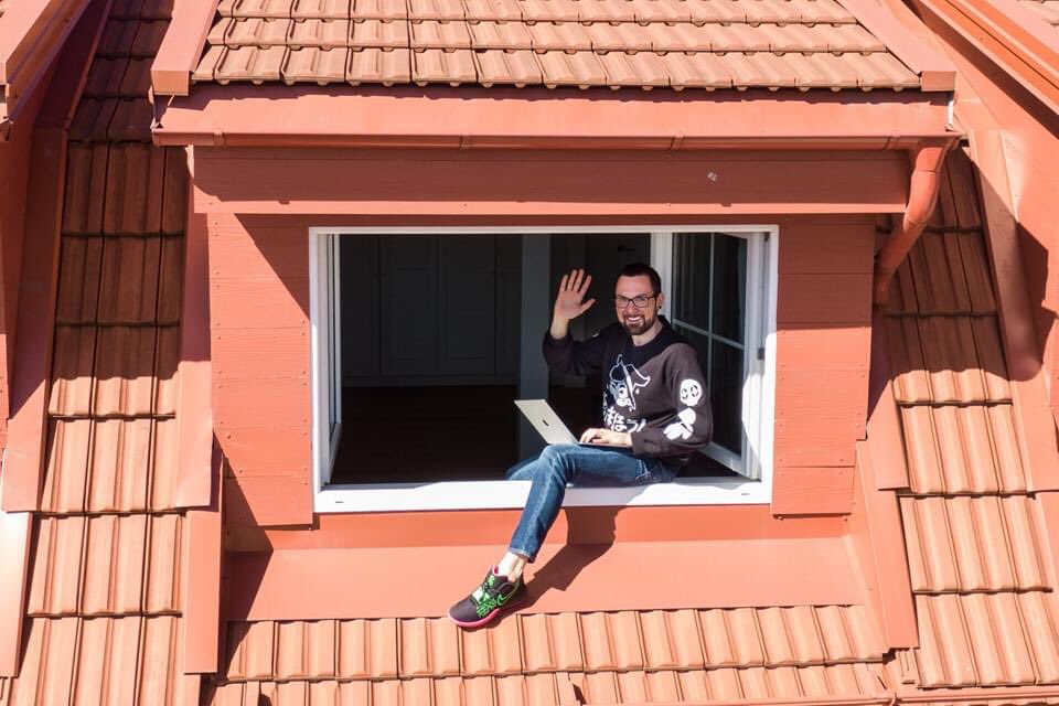 covidoscope's tweet photo. Happy to have him in the #Covidoscope collection ☺️
For the #artist website⬇️
https://t.co/0wek5352vD
#covidoscopecollection #artisticexpressionsofthepandemic #menas #adasvasiliauskasphotography #portraitsofquarantine #karantinoportretai #dronephotography #lithuania #türkiye https://t.co/ygruGLOyx5