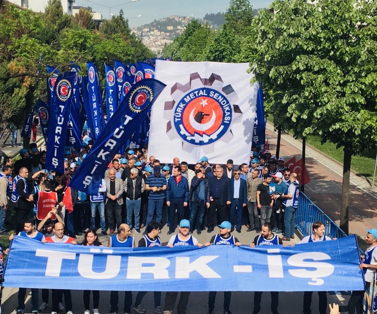 -Kıdem Tazminatı Kırmızı Çizgimizdir-

Alın Terimizdir, 
Emeğimizdir..

#KıdemTazminatımaDokunma 

<a href="/tcbestepe/">T.C. Cumhurbaşkanlığı</a> 
<a href="/HMBakanligi/">T.C. Hazine ve Maliye Bakanlığı</a> 
<a href="/ailevecalisma/">Cshabakanligi</a>
<a href="/iletisim/">T.C. İletişim Başkanlığı</a>