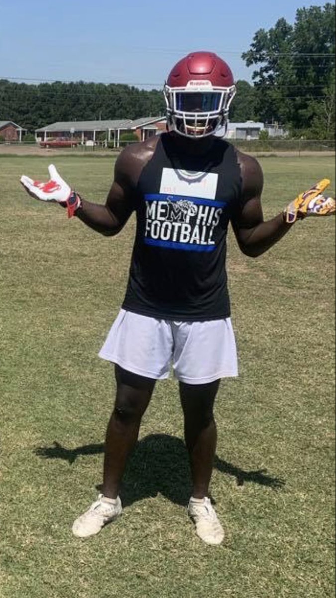 Ty_7_Cooper's tweet image. Had a great day at practice today with my brothers💪🏾✅
#66 more days🏄🏾‍♂️