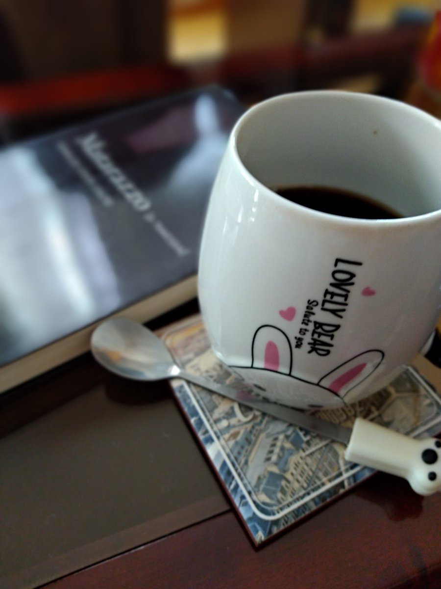 luvity's tweet photo. Não vivo sem eles!!!!☕📗 https://t.co/UUoxzpRvJx