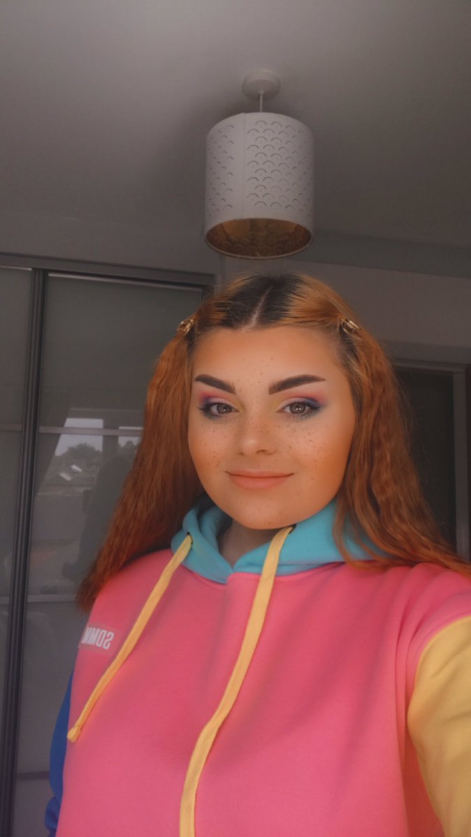 wroetosoph's tweet photo. do you match your makeup to your @SidemenClothing hoodie tho? 
@Sidemen 🤪💗💙💛 https://t.co/maSnika1Iv