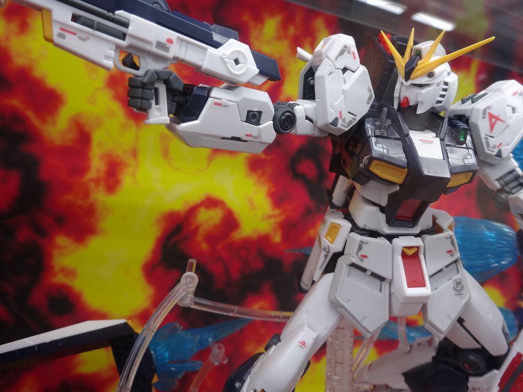 Uzivatel とな Na Twitteru 機動戦士ガンダム ガンプラ Nガンダム サザビー この後は殴り合い必至