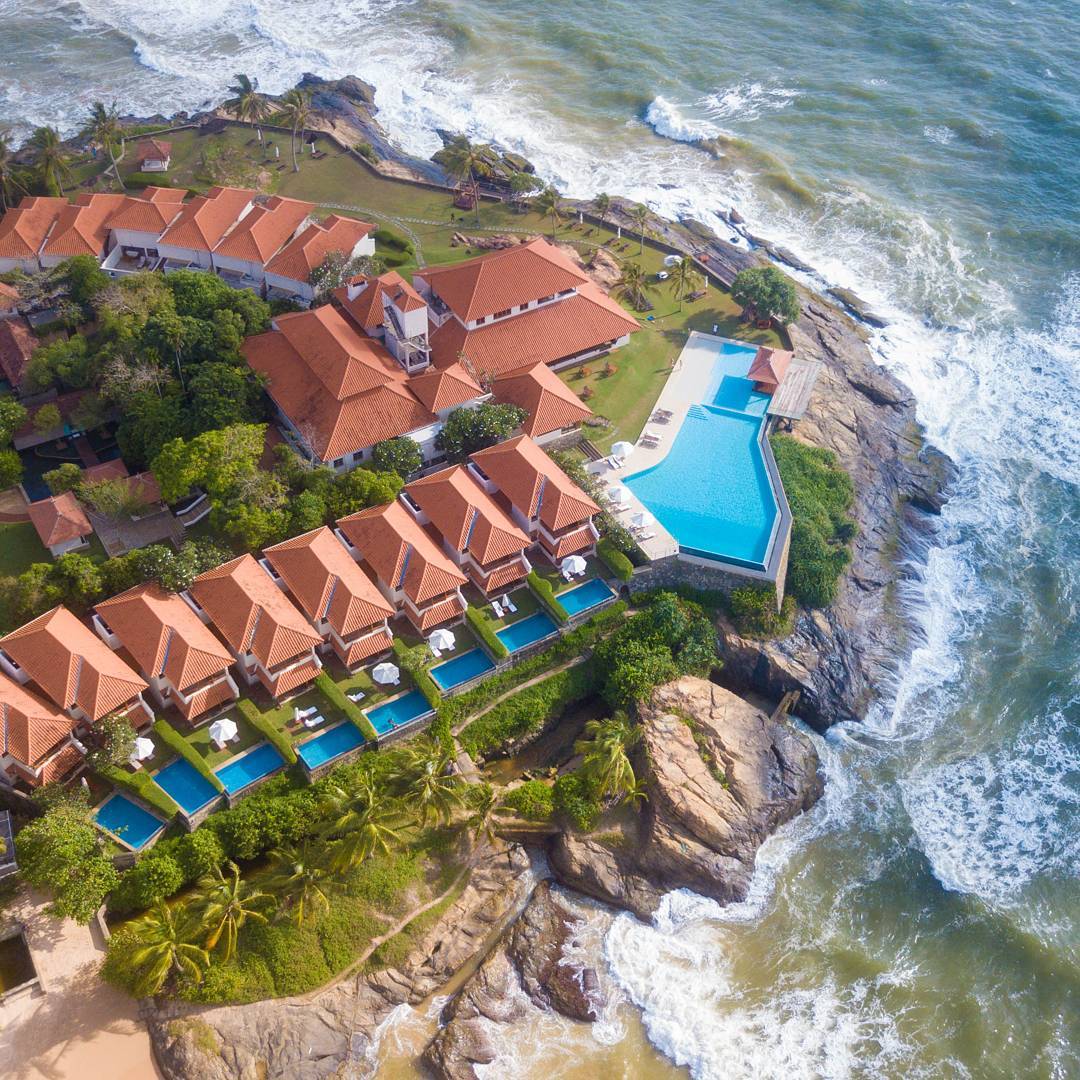 InfiniteCeylon's tweet photo. Saman Villas is arguably the most romantic and luxurious resort in the Southern coastal line

Start planning your truly bespoke itinerary by contacting us
• 📧: hello@infiniteceylon.com
• 📞: +94 779 112 232
• 💻: https://t.co/FLxKx9tpM0

#infiniteceylon #srilanka #travelblog https://t.co/XnPYQigo4i
