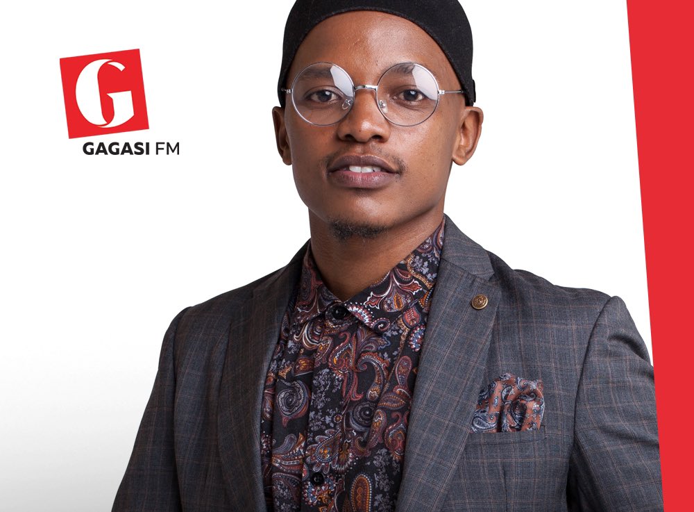 iamCollenZondo's tweet photo. This week #02 @NtsikaMusic / @VusiNova #Awundiva
#Top10Afro
@gagasifm
@GMS_KZN
#YouthMonth2020 ๐ฟ๐ฆ๐ฟ๐ฆ https://t.co/pJc7CCe4nl