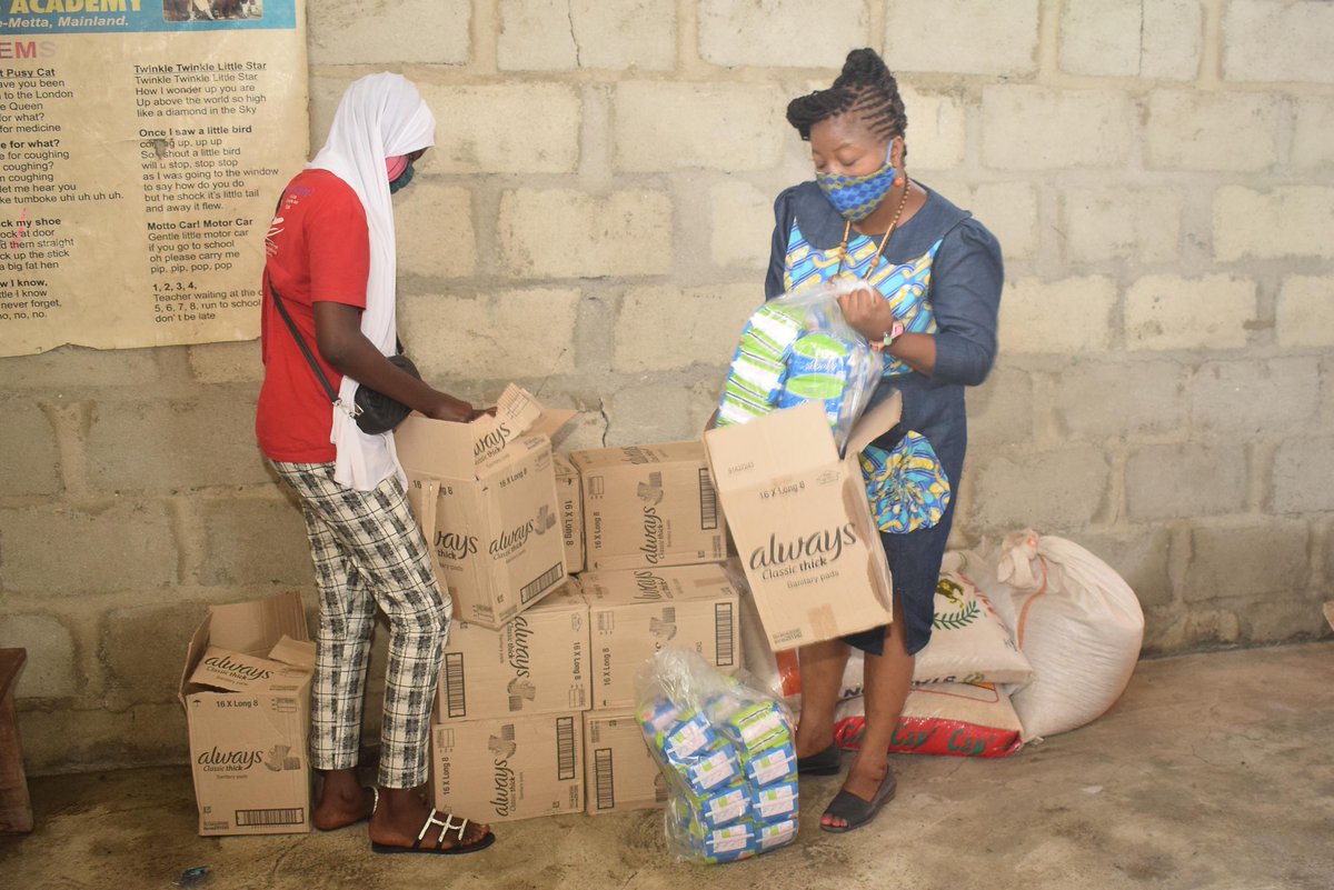 ceehopenigeria's tweet photo. One of d highlights of the outreach was the inclusion of 15-year-old Aisha Saleh, child prodigy who was featured in our short documentary. By this we are making a statement that #MenstruationMatter, there is #PeriodPoverty & we still say our govt shd ensure #APadForAGirl (access) https://t.co/FDxx9vl6mv