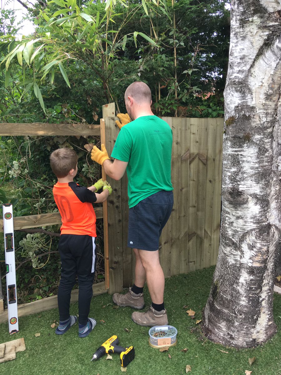 lanejojo19's tweet photo. @CoedEvaYear4 spent the weekend helping Dad rebuild our fence and today designed and made his own inflatable football pitch. Kept him busy most of the afternoon! https://t.co/wgzGziQAoq