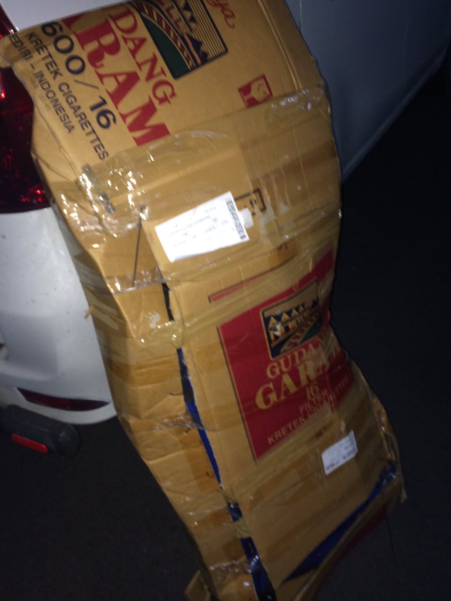 Ghettopapih's tweet photo. packing sepeda rapi banget, sampe #kalog harus bayar 60k buat packing tambahan diluar ongkir. sop katanya dikasih pula kwitansi packing nya, sampe di jogja kok packing tetep sama? @PTKAI @PTKAI4 atau siapalah https://t.co/iTl2b66tZf