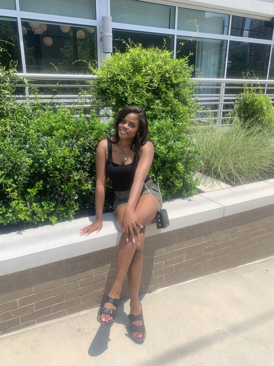 AlyshaThatDeal's tweet photo. it’s a good day to be a black girl 🥰 https://t.co/su60w3RumO