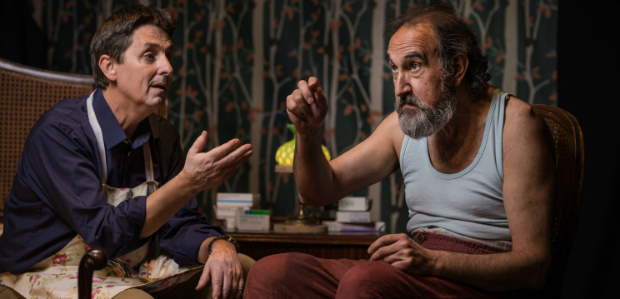 EscenaFamiliar's tweet photo. Estem molt contents,perquè el Polzet de @ZumZumTeatre ha guanyat el Premi de la Crítica al millor espectacle familiar 2019!! Els Zum Zum hi estaven nominats amb @LaBaldufaTeatre i @MariedeJongh. Tres grans espectacles. Enhorabona Zum Zum!!! #Polzet #PremisCritica #EscenaFamiliar https://t.co/CcJ2VINv51