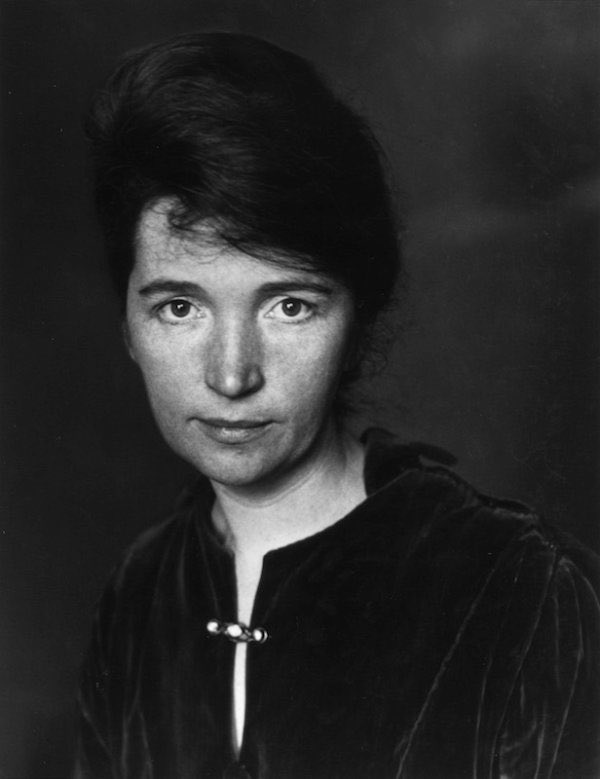 #68: Margaret Sanger (Part 1)After Sanger founded Planned Parenthood in alliance w/ the eugenics movement(refer to 67), she began researching African American birth patterns in Harlem. She recruited black leaders to support her research such as Dubois & Fisks Charles Johnson