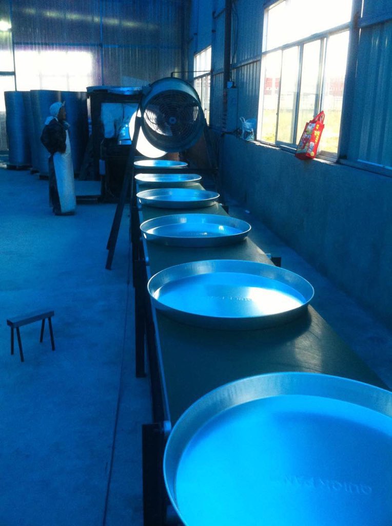 lubodon's tweet image. Drain pan with large quantity