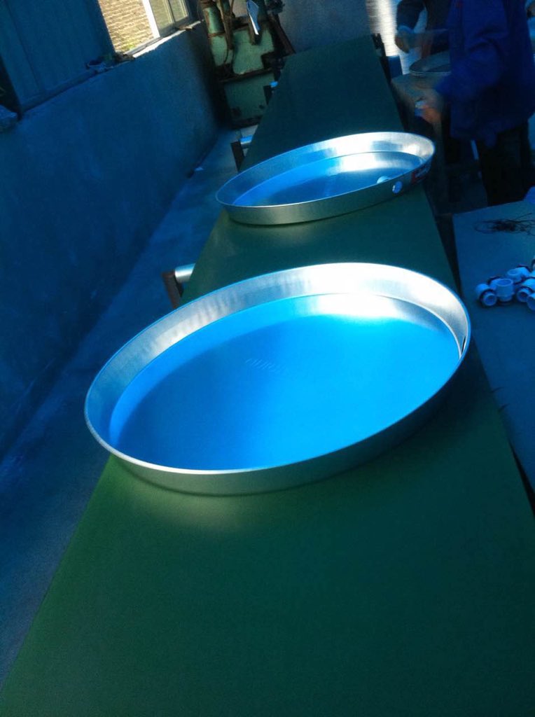 lubodon's tweet image. Drain pan