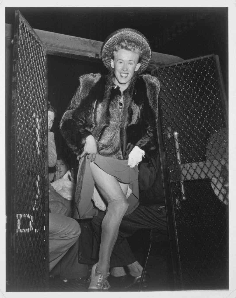 heretikradikal's tweet photo. 'I'll be the deviant you say I am, but I won't be shamed by it. In fact, I will wear my deviance like a skirt, to be twirled and flaunted.'
—#RichardMeyer, 2002 OR
*img c 1939 #Weegee aka #ArthurFellig, The Gay Deceiver (Re-staging the criminal status), NYC https://t.co/idQ3Y3mogw