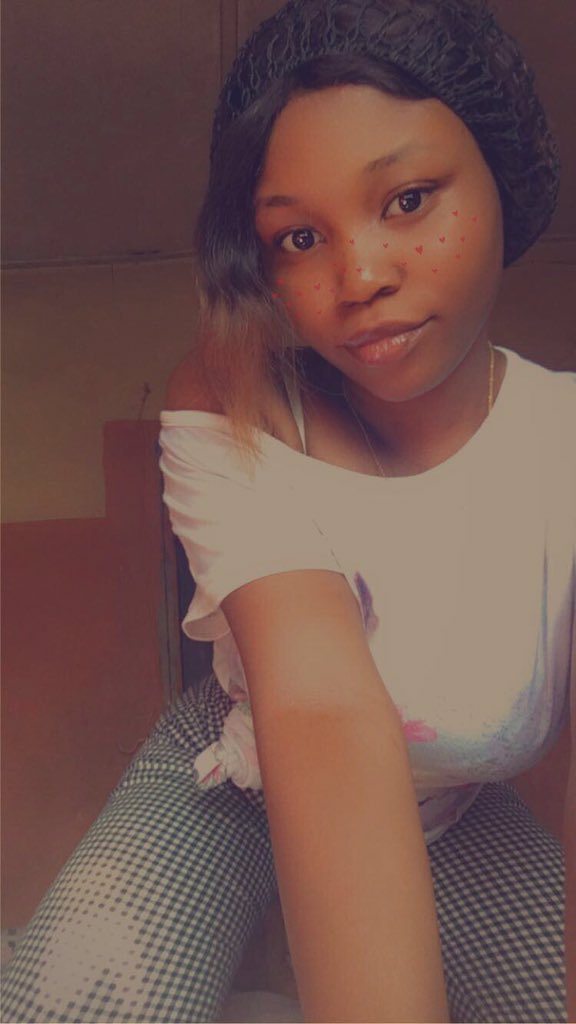 Cookie__a1's tweet photo. #WeMissDavido #mondaythoughts #MostBeautifulModel #dontleavemechallange it Monday evening again guys love y’all 😘 https://t.co/38k9tWXMsq