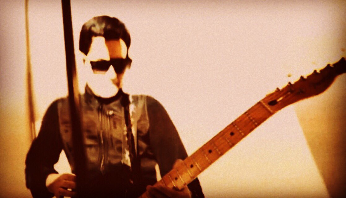 stringstovenus's tweet image. Hawk! 🎸🦅