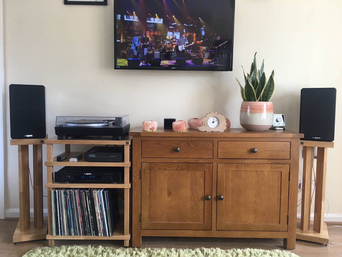 HiFiRacksLtd's tweet photo. Pairing X50s with the Podium Slimline, we love this @apartaudio &amp; @whestaudio config. Built to optimise the sound quality of your speakers, the X50s deliver a noticeable improvement to your listening experience with a unique look. Available in any height &amp; top plate dimensions. https://t.co/XzUuscO7G7