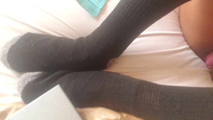 Men's #socks are so #cozy on my #feet https://t.co/rNOXgiqSM8<a href="/tag/socks"class="tags">#socks</a><a href="/tag/cozy"class="tags">#cozy</a><a href="/tag/feet"class="tags">#feet</a>