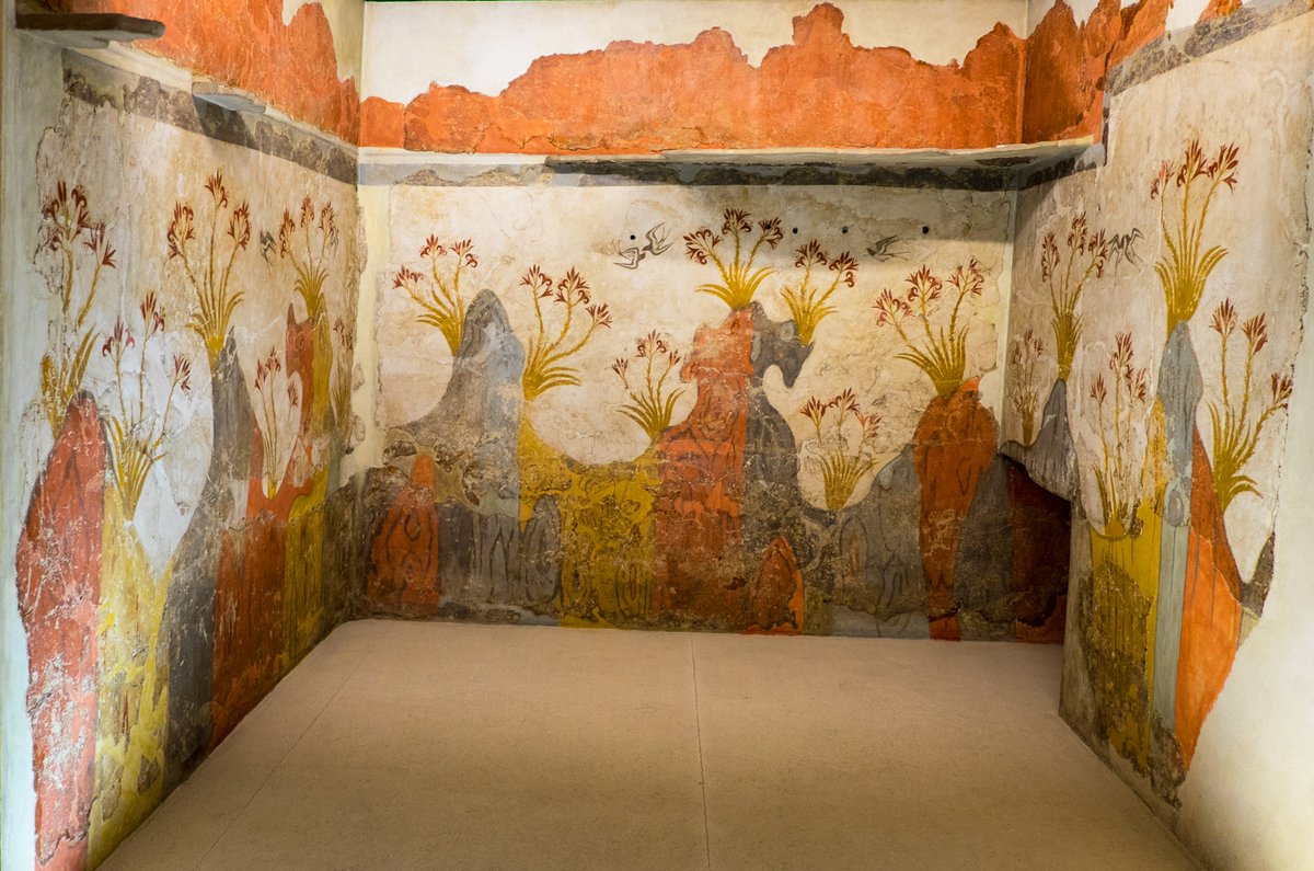 Ros_Lanta's tweet photo. Fresco depicting rocky landscapes, red lilies and swallows, also from Thera.  16th century BC, photographed @namuseumathens. #MuseumsUnlocked https://t.co/gtf9Z56Jbe