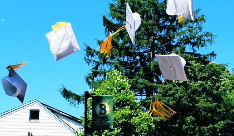 Mr_Saccardo's tweet photo. Congrats to the @BarnabasBronx Class of 2020! It was a pleasure seeing you all &amp; I look forward to seeing all the amazing things you do next! 👨‍🎓👩‍🎓 https://t.co/16YpCVxPNg
