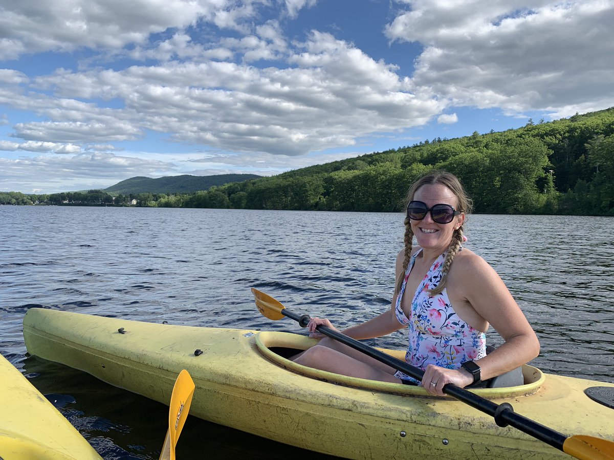 CatherineAPatch's tweet photo. Your teachers are staying physically active and still socially distancing! #homeroombuddies #friends #seventhgrade #teachers #kayak #NewHampshire #NH #mascomalake #enfield #teacherlife #bluesky #kayaking #lake #Lakeview #mountains #homeroom @RMSHanover @mrslepene https://t.co/1mS37dCkJI