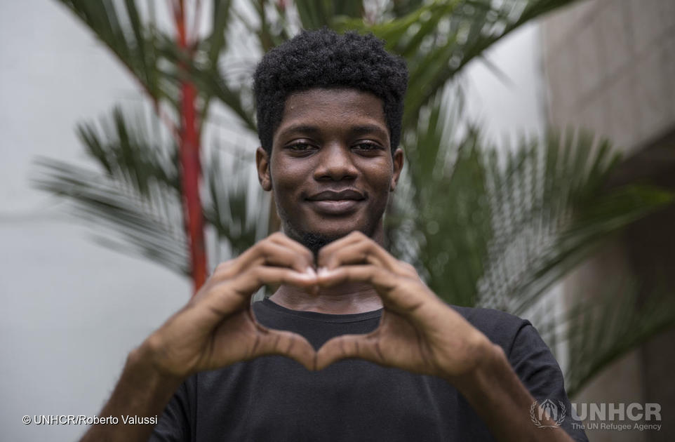 #WorldRefugeeDay 👈 This isn't just any emoji. 

Designed by <a href="/OPlerou/">O’Plérou</a>, it's a symbol of solidarity and diversity, and hope for a more inclusive and equitable world. bit.ly/2UM3NV4