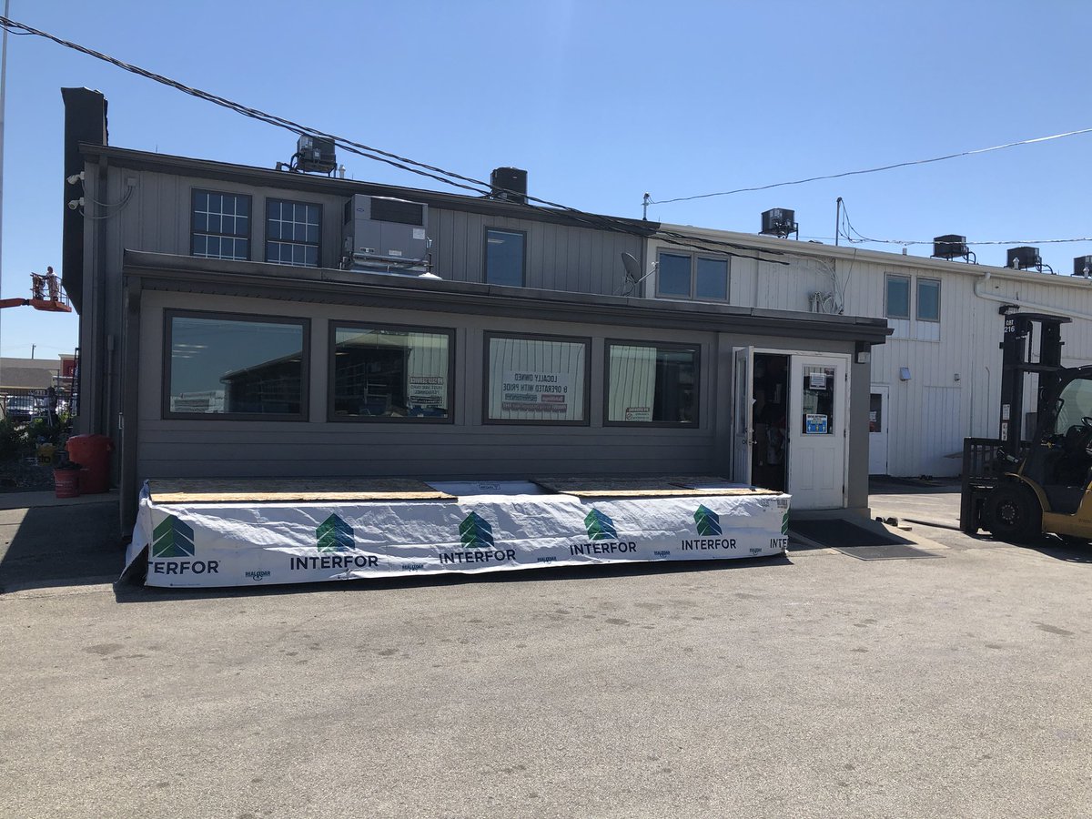 IamDTP's tweet photo. Exterior job for @schillingscom https://t.co/7htv1euPn8