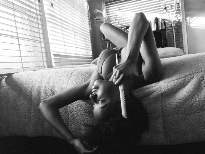 Being black is like.... https://t.co/bcafcdi0pu